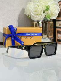 Picture of Louis Vuitton Sunglasses _SKUfw77317378fw